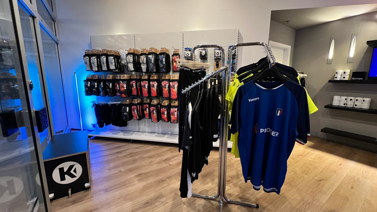 Markmannshanskar frá Uhlsport í versluninni